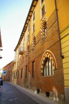 Via Giobert ad Asti