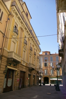 Via al Teatro Alfieri ad Asti