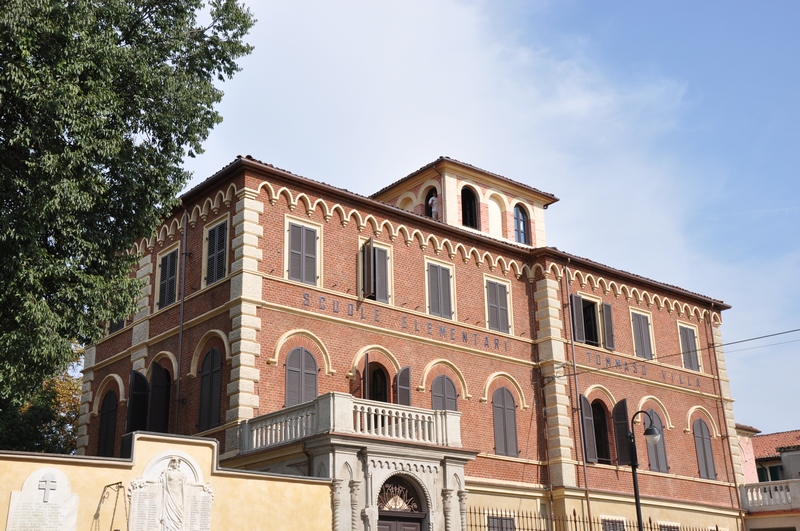  Immagini e Fotografie di vedute di paesaggi del Comune di Valfenera (AT). 