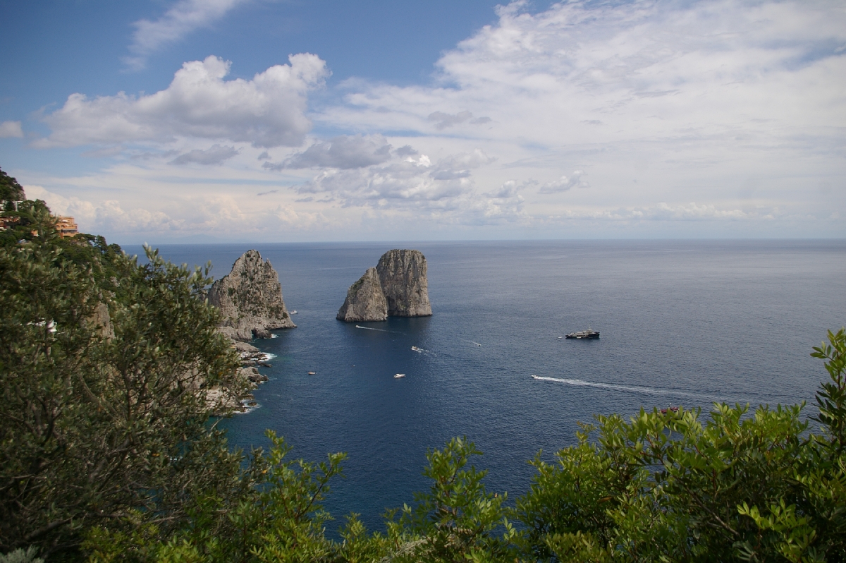 Foto del Comune di Capri (NA) - Veduta dei Faraglioni.
