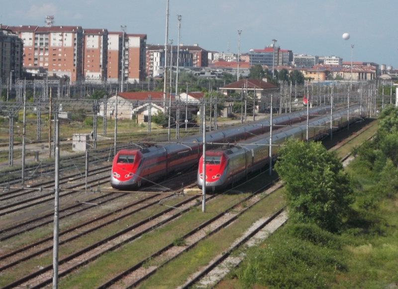 Veduta dei Trenifrecciarossa presso la Stazione di Torino Lingotto.