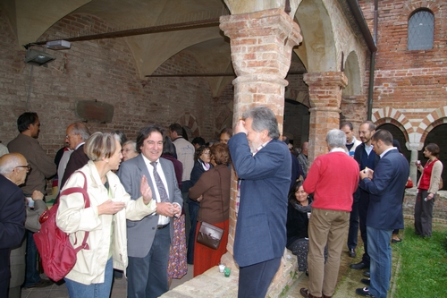 Pausa Caffè nel Chiostro della Canonica di Santa Maria di Vezzolano (AT)
