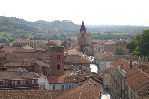 Foto della visita alla Torre Comentina di Piazza Roma ad Asti nell'ambito della Rassegna VerdeTerra 2007.