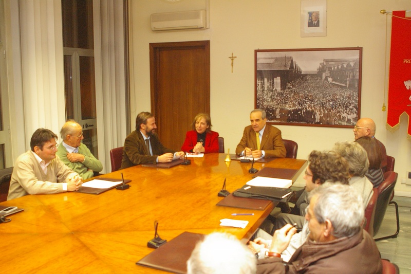 Presentazione del Bando di Concorso di idee per l adozione di soluzioni di ingegneria naturalistica nel recupero di un sentiero storico nell abitato di Schierano (Passerano Marmorito) da parte dell Assessore all Ambiente Pier Franco Ferraris della Provincia di Asti [Foto di Luca Chiusano].