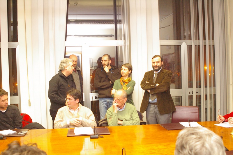Pubblico presente in sala: (da sx in senso oraio) Emanuele Giubasso, Franco Correggia, Marco Demaria, Fabio Viarengo, Paola Grassi, Marco Devecchi e Francesco Garetto [Foto di Luca Chiusano].
