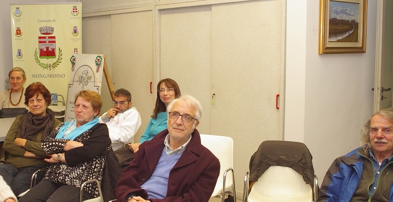 Veduta del pubblico presente in sala in occasione della Conferenza UTEA del Prof. Marco Devecchi su "Territorio, Paesaggio, Giardino" presso il Municipio di Mongardino. Tra il pubblico il Prof. Gian Luigi Bravo, Presidente del Club UNESCO di Asti.