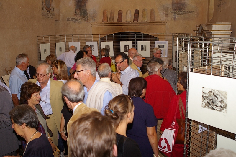 Veduta d insieme presso la Sala dell Abate della Mostra degli incisori chieresi:35 acqueforti dedicate a Santa Maria di Vezzolano.