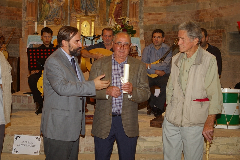  Elogio dell attività svolta da Giuseppe Ratti a favore del paesaggio astigiano da parte di Marco Devecchi (Presidente dell Osservatorio del Paesaggio per il Monferrato e l Astigiano) (Foto Renato Romagnoli).