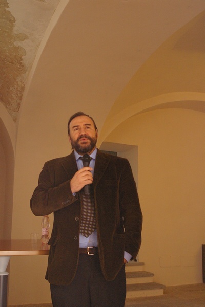 Relazione del Prof. Marco Devecchi, Docente della Facoltà di Agraria dell Università di Torino e Presidente dell Osservatorio del Paesaggio per il Monferrato e l Astigiano, su "Il Ruolo della vegetazione nella tutela del Paesaggio" [Foto di Paola Gullino].