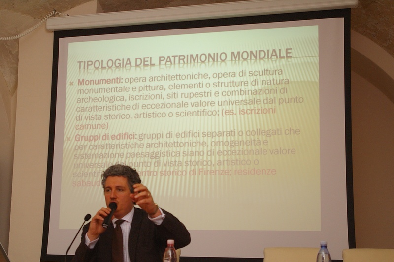 Relazione del Prof. Michele Fino dell Università della Valle d Aosta e Membro del Comitato tecnico-scientifico del CERVIM su "Le conseguenze giuridiche dell inclusione di Langhe, Roero e Monferrato nel Patrimonio dell Umanità UNESCO".