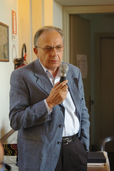 Presentazione da parte del Prof. Aldo Gamba (Docente di lettere, Giornalista e Scrittore) dei capitoli:"Letteratura delle antiche tradizioni" e "Il Monferrato nell unità  d Italia".