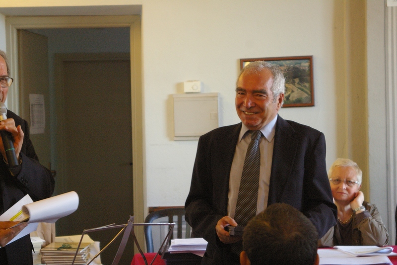Premio conferito dal Comune di Tonco all editore Lorenzo Fornaca per la sua encomiabile attività a favore della cultura astigiana.