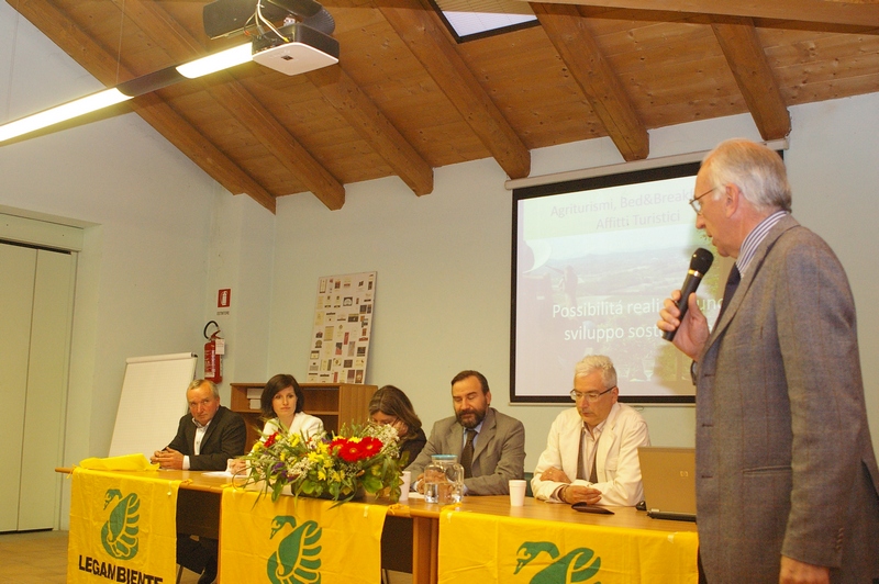 Saluto introduttivo del Sindaco di Villafranca d Asti, Guido Cavalla [Foto di Stefano Porta].