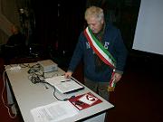 Sottoscrizione della Mozione per il mantenimento dell'areale del Freisa nella Candidatura UNESCO da parte del Dott. Mario Saini, Sindaco di Cerreto d'Asti.