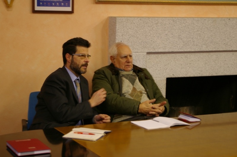 Contributo di riflessione da parte di Silvio Garlasco (Vice Presidente dell Osservatorio del Paesaggio di Alessandria). Al Tavolo dei relatori (dx) il Prof. Valerio Di Battista (Coordinatore della Rete degli Osservatori del Paesaggio del Piemonte) [Foto di Marco Devecchi].