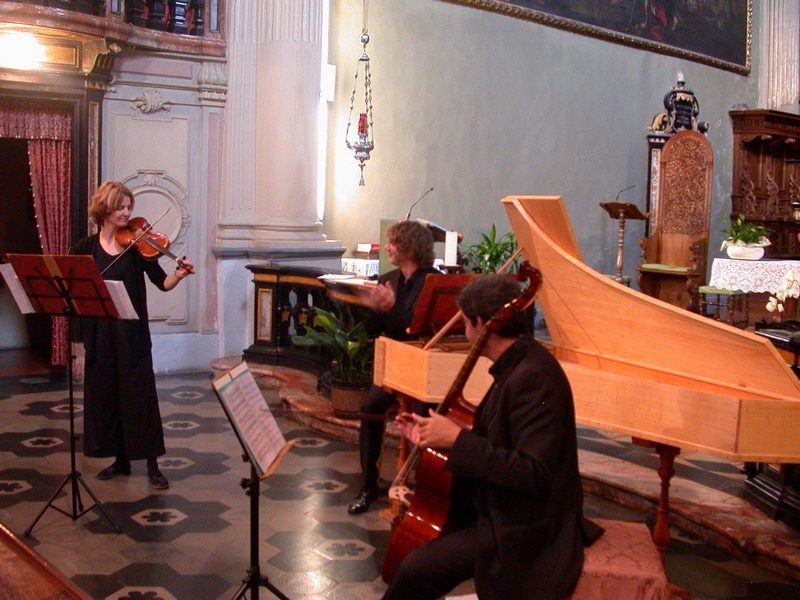 Concerto nella Chiesa di Santa Maria Nuova da parte di Luisa Ratti (Violino barocco), Gualtiero Marangoni (Viola da gamba) e Marco Vincenzi (Clavicembalo).