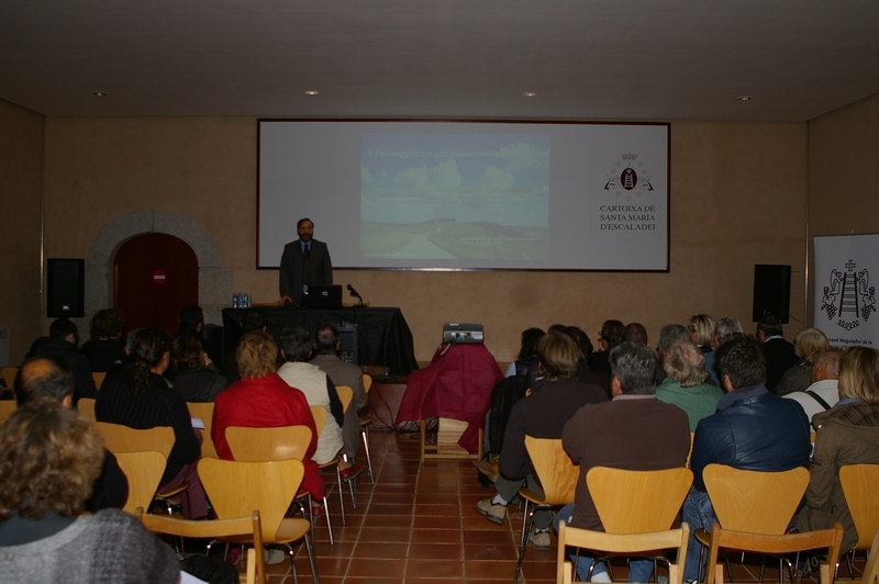 Relazione di Marco Devecchi (Dipartimento di Scienze agrarie forestali e alimentari dell Università di Torino e Presidente dell Osservatorio del Paesaggio per il Monferrato e l Astigiano) su  "Ruolo ed importanza del paesaggio del vino in Piemonte: modalità di studio e di valorizzazione" alla III Diada participativa per a cellers i viticultors els costers de vinya a la DOQ Priorat (Scala Dei, dijous 27 de març de 2014).