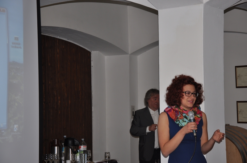 Relazione di Marianna Arpiani, Laureanda in Comunicazione del territorio, su "Il marketing legato ai territori della Valtiglione" [Foto di Mirella Zitti].