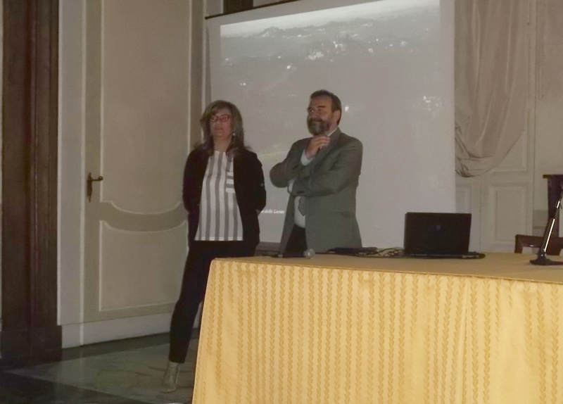 Presentazione del relatore Prof. Marco Devecchi (Università di Torino) da parte del Soprintendente, Arch. Luisa Papotti [Foto di Cristina Lucca].