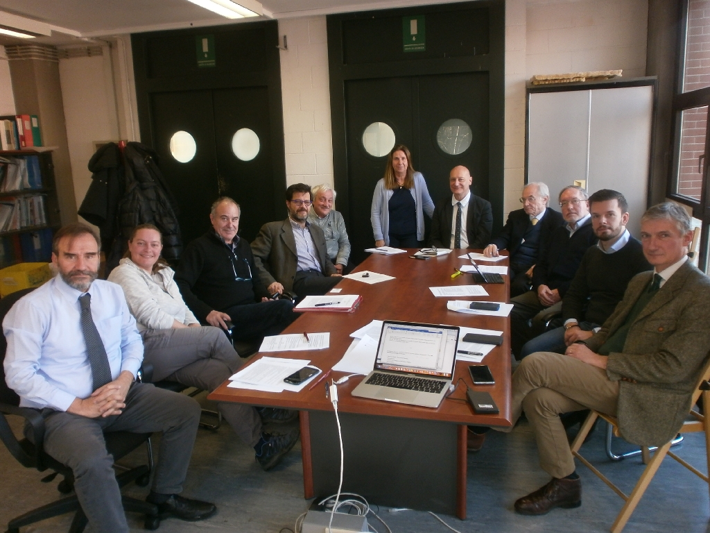 Riunione di esame e definizione dello Statuto e dell Atto costitutivo della "Rete degli Osservatori del paesaggio del Piemonte". Nella foto da (sx in senso orario): Marco Devecchi, Isabella Ballauri Del Conte, Diego Corradin, Silvio Garlasco, Daniela Bosia, Carlo Bidone, Ruggero Barenghi, Silvio Veglio, Fabrizio Aimar e Luca Battaglini [Foto di Lorenzo Savio].