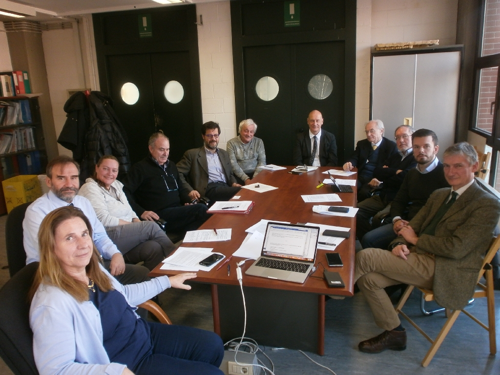 Riunione di esame e definizione dello Statuto e dell Atto costitutivo della "Rete degli Osservatori del paesaggio del Piemonte". Nella foto da (sx in senso orario): Marco Devecchi, Isabella Ballauri Del Conte, Diego Corradin, Silvio Garlasco, Daniela Bosia, Carlo Bidone, Ruggero Barenghi, Silvio Veglio, Fabrizio Aimar e Luca Battaglini [Foto di Lorenzo Savio].