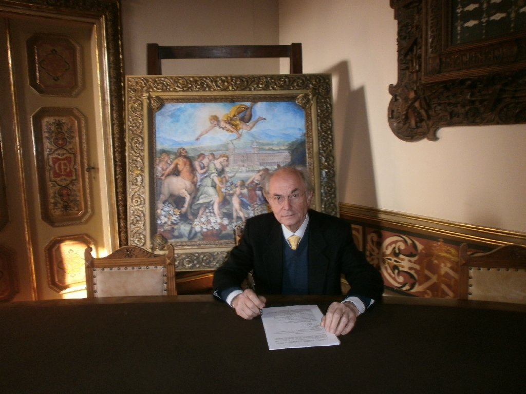 Sottoscrizione dello Statuto e dell Atto costitutivo della "Rete degli Osservatori del paesaggio del Piemonte" da parte del Dott. Ruggero Barenghi a nome dell Osservatorio del Paesaggio dell Ovest Ticino e della Bassa Novarese [Foto di Fabrizio Aimar].