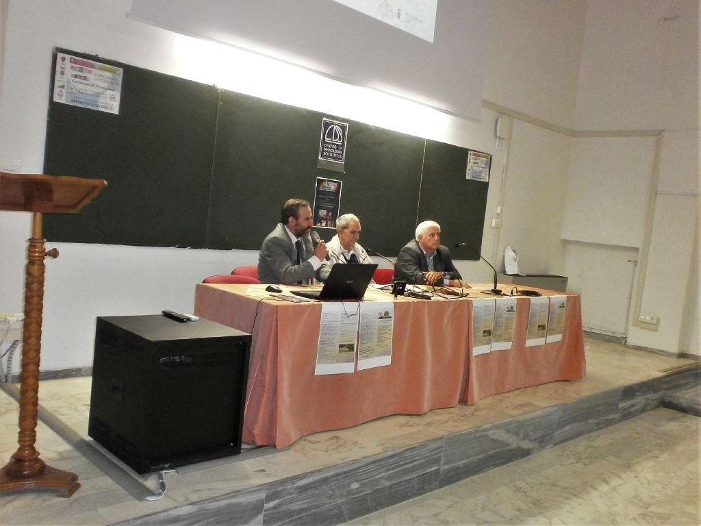 Saluto introduttivo Renato Parisio, Dirigente scolastico Istituto "G. Penna" di Asti [Foto di Paola Grassi].