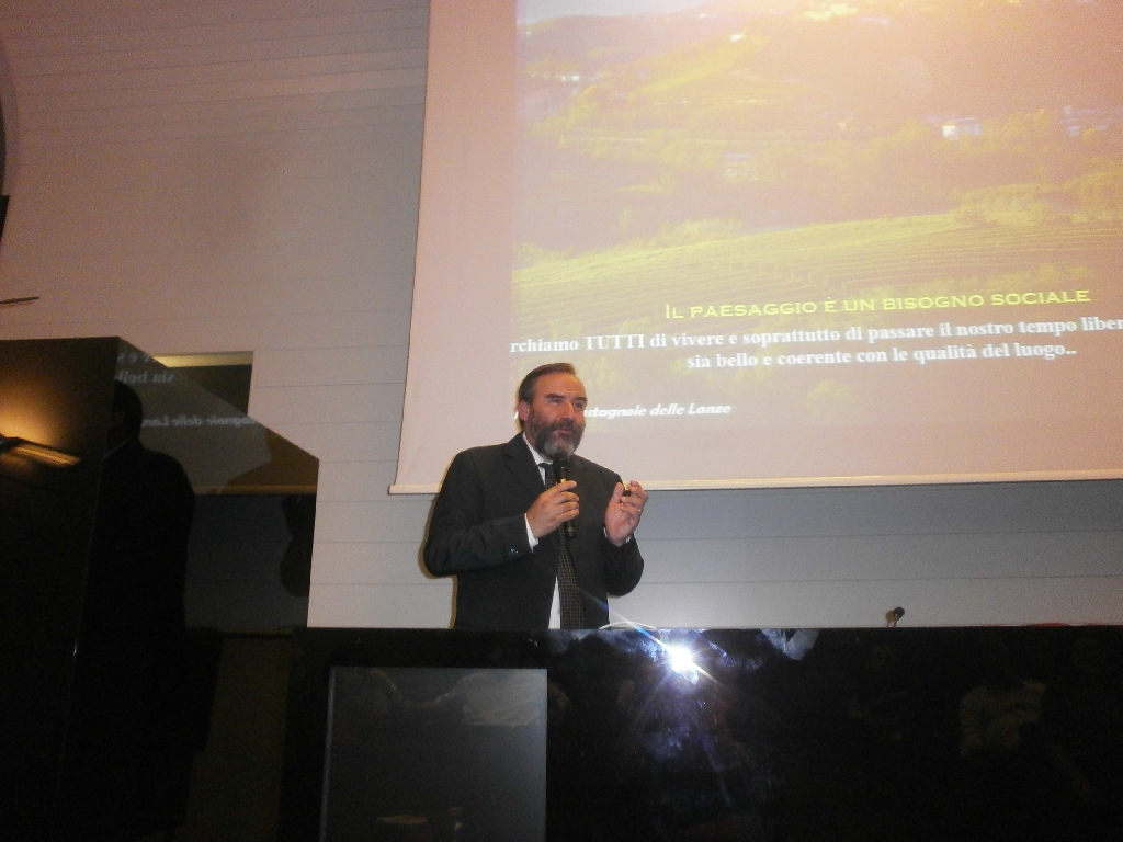 Relazione di Marco Devecchi (Presidente dell'Osservatorio del Paesaggio per il Monferrato e l Astigiano) su esperienze di Osservatori locali del paesaggio di altre regioni.