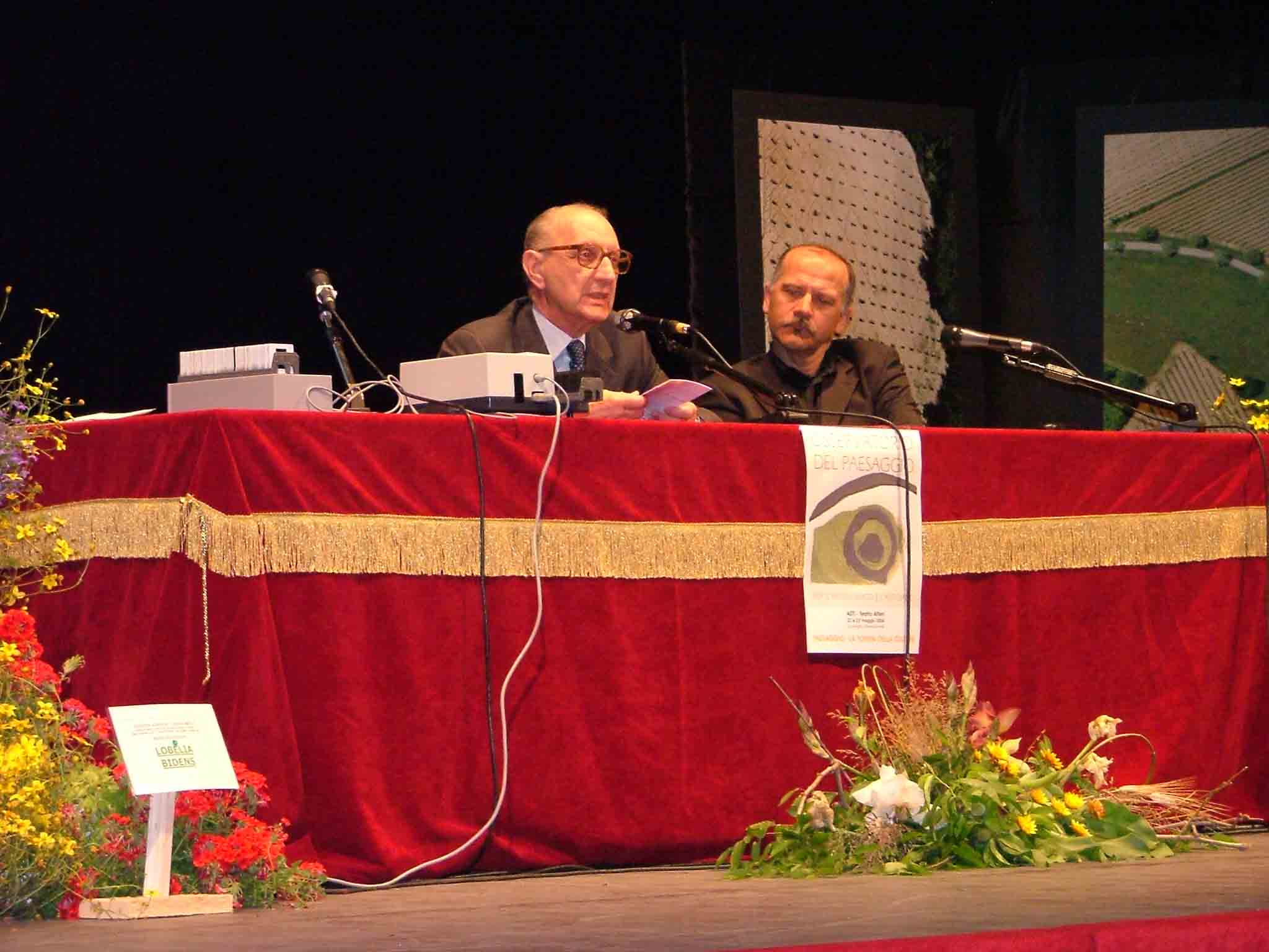 Arch. Giovanni Bo (Libero professionista) - Relazione su: L'inserimento di elementi architettonici nel paesaggio agrario.