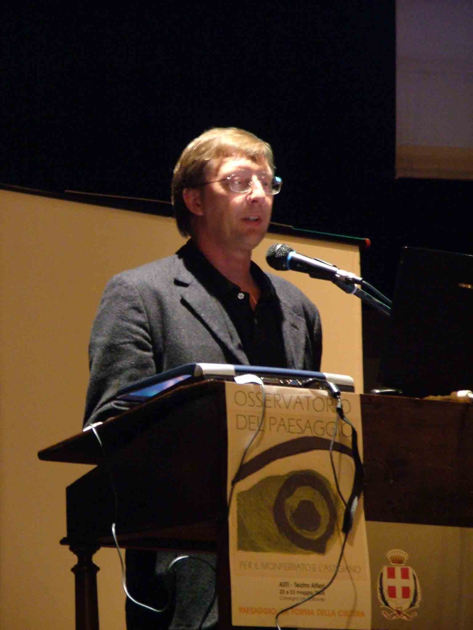Ing. Martin Oldengott  (Direttore del Settore verde pubblico della città di Castrop-Rauxel in Germania) - Relazione su: I successi degli interventi di riqualificazione paesaggistica nella zona della Ruhr.