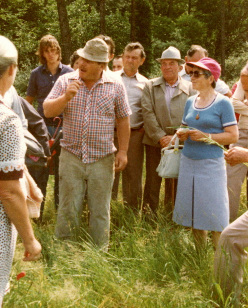 Mit Landwirten an einem Perserkleeschlag