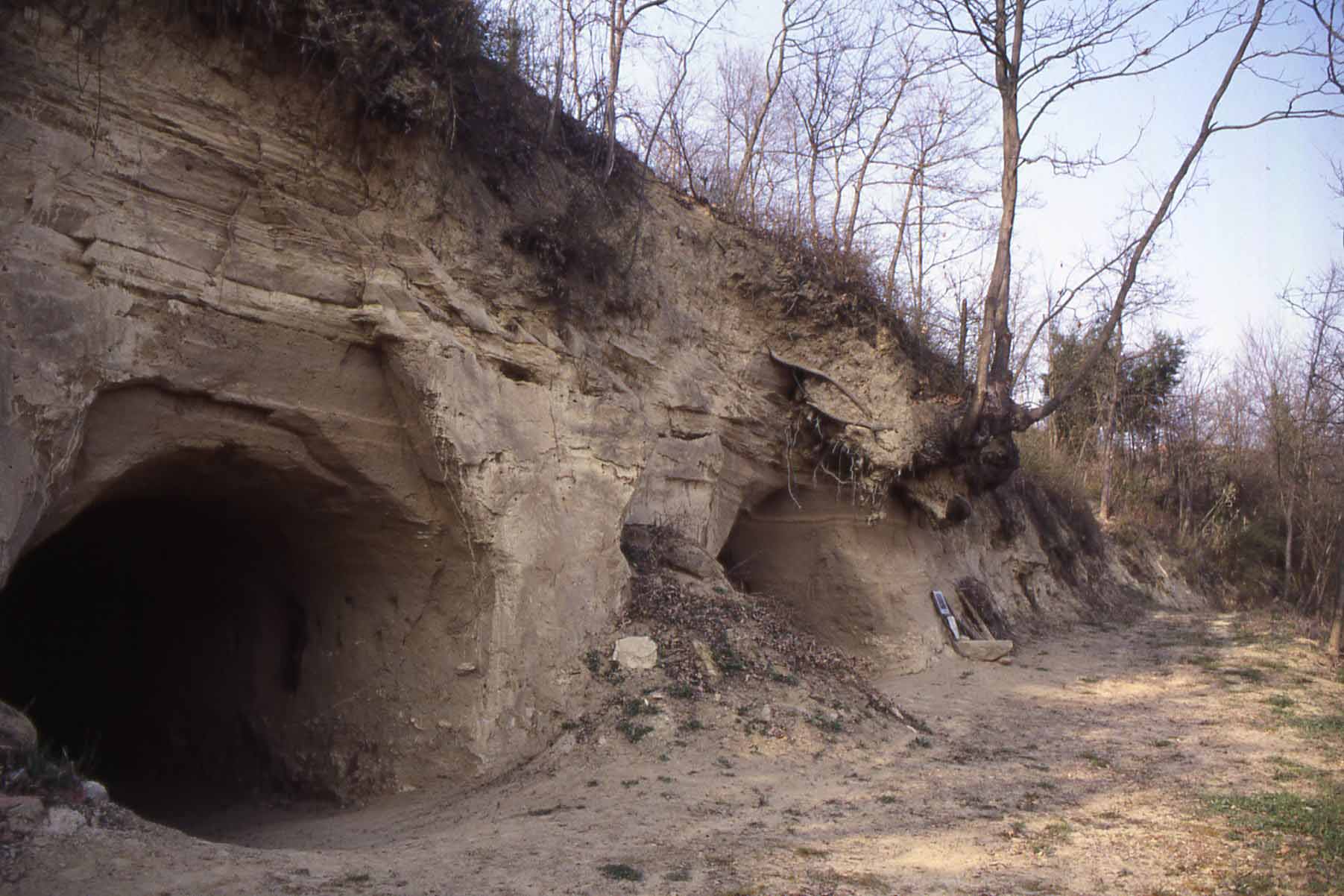Veduta delle Case Grotta a Mombarone.