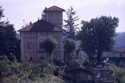 Veduta dal belvedere presente nel punto più panoramico del parco  di Casa Borrello delle pregevolissime Ville e giardini circostanti.