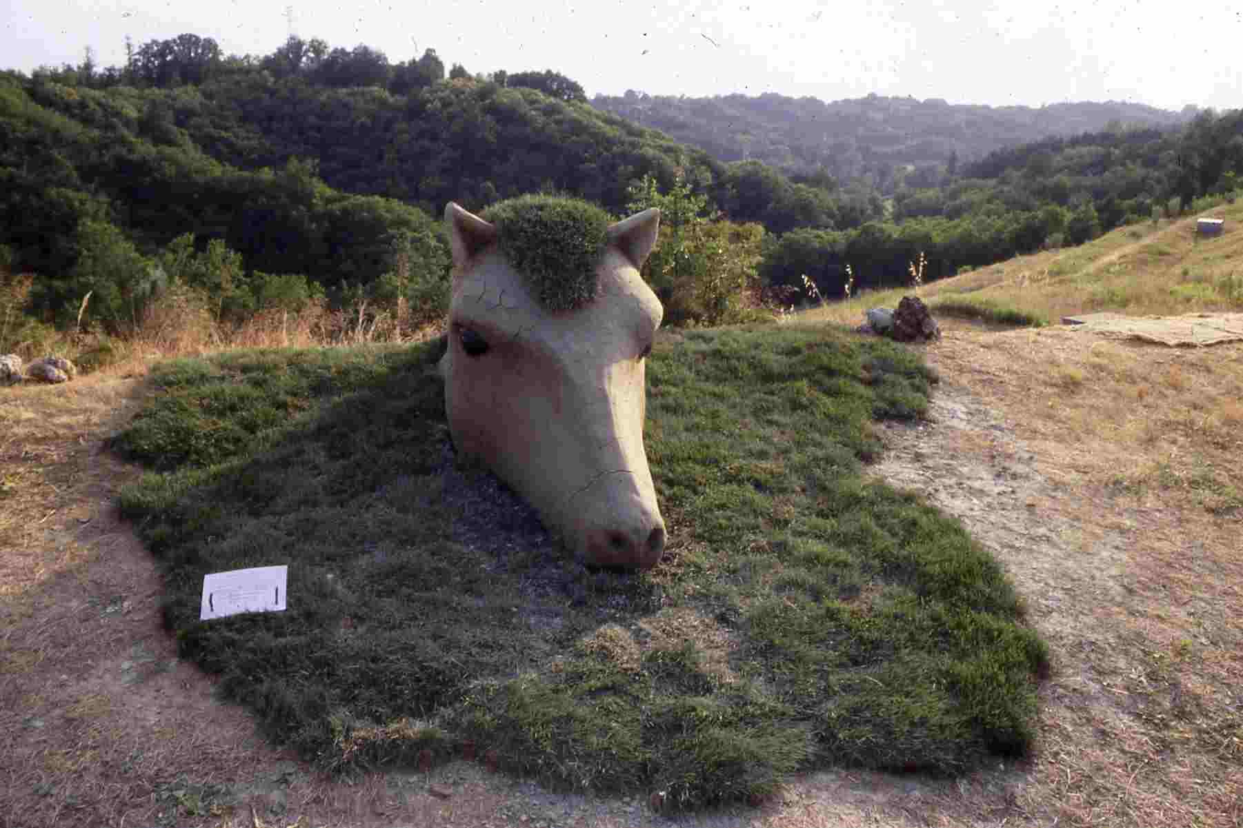 Opere d'arte scolpite nel paesaggio astigiano - Valle Manina (Casa degli Alfieri)