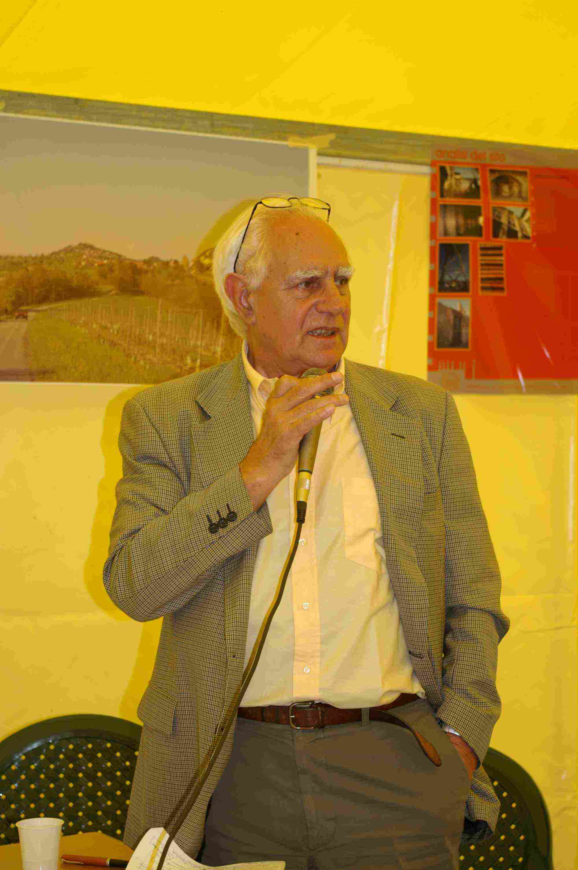 Presentazione da parte del Prof. Valerio di Battista (Preside Vicario della I Facoltà di Architettura del Politecnico di Milano) di una Tesi di 