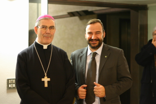 Mons. Francesco Ravinale e Marco Devecchi