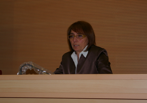 Elena Berta (Responsabile Aree verdi del Comune di Asti), moderatore del Seminario del Dott. Stefano Assone su "Nuove specie ornamentali interessanti per la diversificazione delle produzioni delle aziende floro-vivaistiche astigiane: opportunità e problematiche".