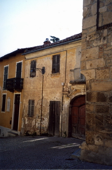 Edifici bisognosi di manutenzione presenti nei centri storici dell'Astigiano