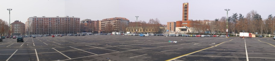 Veduta d’insieme di piazza del Palio, oggetto di discussioni per la possibilità di inserimento di edifici a varia utilizzazione.