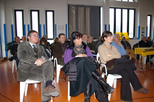  Veduta del pubblico presente in sala. In primo piano (sx) il Vice Presidente della Provincia di Asti Dott. Giorgio Musso e la Dott.ssa Marilisa Schellino, responsabile Campagne e Progetti per Legambiente Piemonte e Valle d Aosta e promotrice dell iniziativa "Salvalarte".