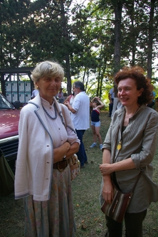 CONVEGNO di PRESENTAZIONE della Proposta di Dichiarazione di Interesse pubblico del Paesaggio Astigiano  (Cortiglione - Domenica 1 Luglio 2007) Augusta Mazzarolli e Elena Cerrato