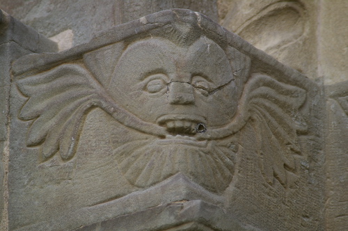 Decori della facciata della Canonica maggiore di Santa Maria di Vezzolano.