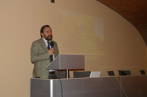 Convegno "VINO AL VENTO TERRITORIO IN FUMO?" Aula Magna - Università degli Studi di Scienze Gastronomiche,  Pollenzo Bra - 24 febbraio 2007 - Prof. Marco Devecchi (Facoltà di Agraria - Università degli Studi di Torino).