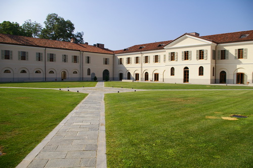 Veduta della Tenuta di Pollenzo, sede dell'Università degli Studi di Scienze Gastronomiche.