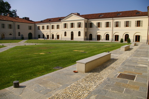 Veduta della Tenuta di Pollenzo, sede dell'Università degli Studi di Scienze Gastronomiche.