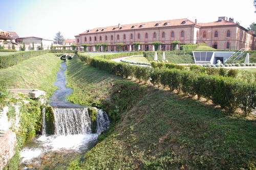 Veduta della Tenuta di Pollenzo, sede dell'Università degli Studi di Scienze Gastronomiche.