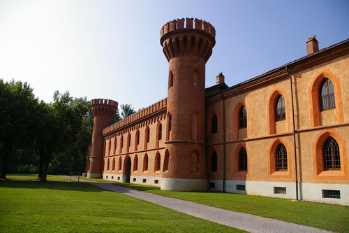 Veduta della Tenuta di Pollenzo, sede dell'Università degli Studi di Scienze Gastronomiche.
