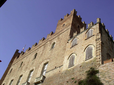 Facciata del Castello di Montemagno (Foto Stefano Capusso)