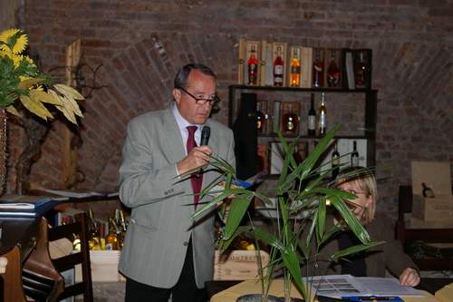 Seminario su "La storia delle palme in Italia: censimento e caratterizzazione - Un giardino speciale a Rocca di Arazzo" di Valentina Scariot (Dottore di ricerca - Facoltà di Agraria di Torino) e di Giuseppe Loretto (Appassionato coltivatore) -  Presentazione del Carlo Alberto Botto - Sindaco di Isola di Asti.