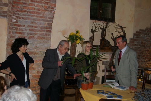 Seminario su "La storia delle palme in Italia: censimento e caratterizzazione - Un giardino speciale a Rocca di Arazzo" di Valentina Scariot (Dottore di ricerca - Facoltà di Agraria di Torino) e di Giuseppe Loretto (Appassionato coltivatore) -  Risposte ai quesiti del pubblico da parte di Valentina Scariot e Giuseppe Loretto.